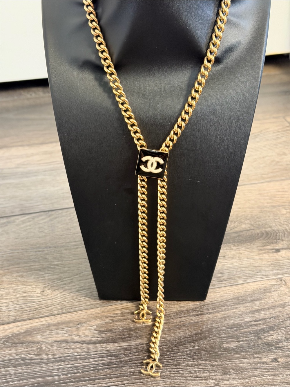Chanel Black White Enamel CC Gold Lariat Chain Necklace
